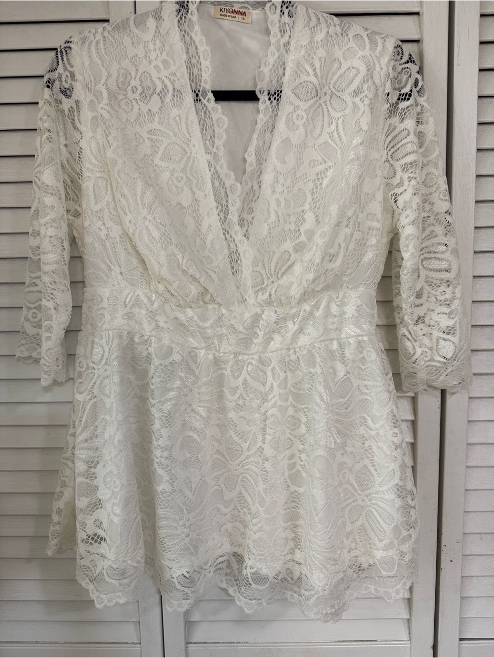 Kionna lace V neck top size 1xl